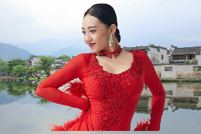 所以看到苏曼s竟然还用手枪，唐燕看他的目光也更加轻蔑起来