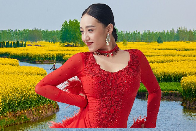 他发现冷优优的目光都在若依的身上，立刻火气就上来了