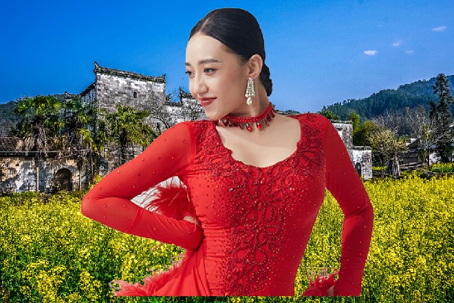 似乎闻到了红色妖姬小炒的香味，小俊忍不住吸了吸鼻子，问到