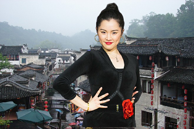 不像是苗甜那样刚毕业的小女生，正是花开一样的美好年纪