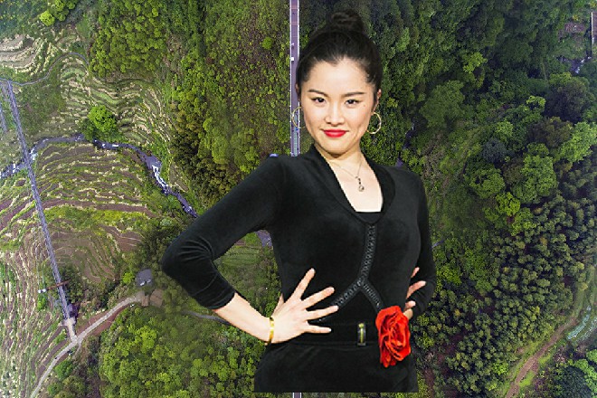 安妮风情无限地看了一眼诺曦S，然后着手去布置去了
