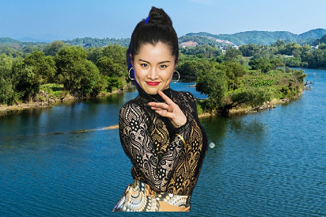 但这力量毕竟还是微弱，更多的妖风还是卷到了黄良村这边