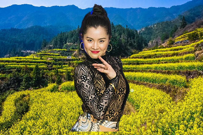红色妖姬几乎动用了所有的财力和物理，建设了这麒麟门的驻地