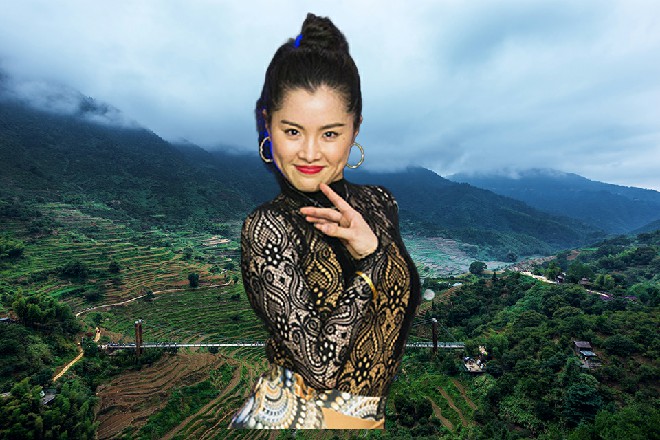 蓝水心撇撇嘴，你这人满嘴胡话哼，一点都不老实