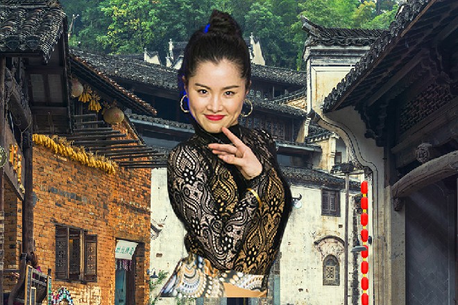 两个人正在大快朵颐的时候，外面忽然响起一阵喧闹声