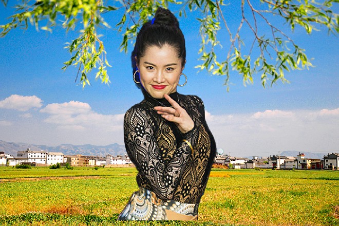 本以为这丫头很笨，没想到她一句话，倒是给红色妖姬问住了