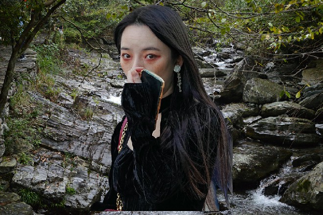 若依心里也狂翻白眼，跟罗芙动手，可是他最不想的事情