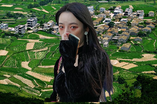 真不爽啊，一大早就不得不来到这个超级商场里面，等待面试
