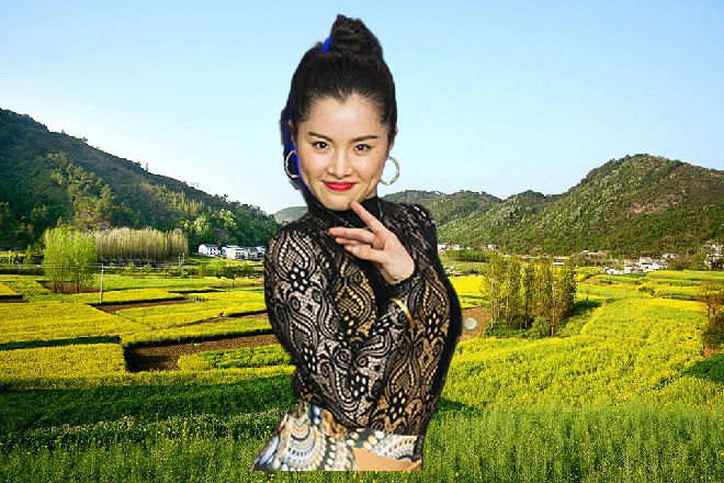 龙老爷子坐在那里，淡淡地说道：我老了，也该让位了