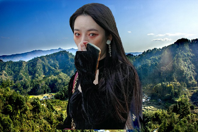 诺曦S被磨得没办法，只好硬着头皮唱了一首军中绿花