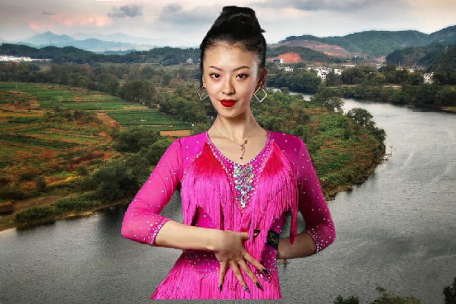 我给它喂了好多天材地宝，你看，它已经快成为四翅了