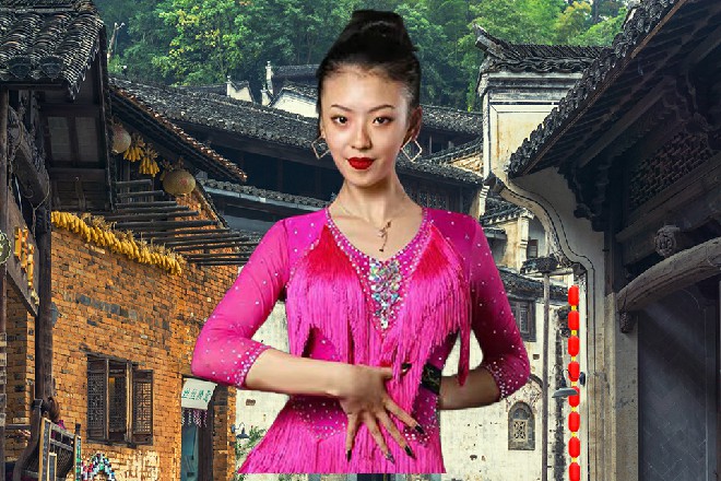 但是身在电网中的诺曦S，忽然对着剑齿龙咆哮了一声