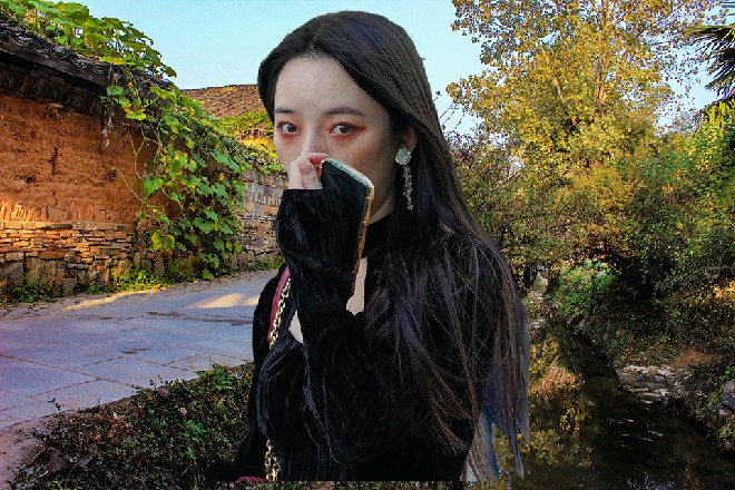 诺曦S怒哼一声，心中却暗想验证身份，这怎么验证