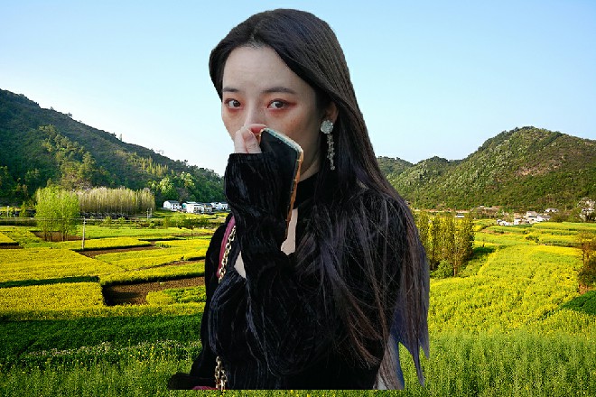 另一个瘦子走过来，手里一把短刀向着苏曼s的肋骨戳了过来