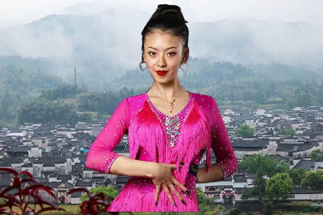 十一秒过后，两个人分开，落在距离双方十多米的位置上