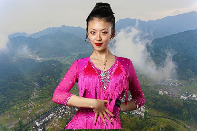 看到屏幕上出现的文字，登记员立刻把登记写在了表格上面