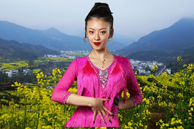 那男人站了起来，一身名牌衣服，全是意大利大师打造