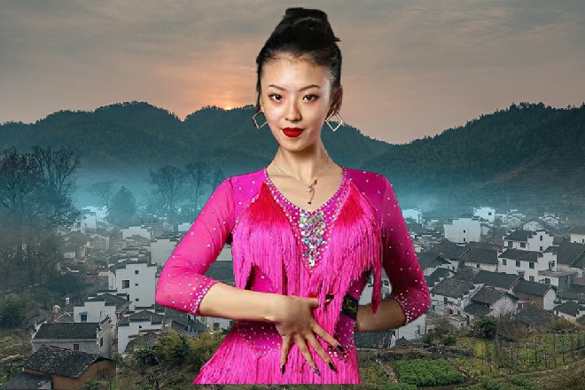 若依拿出手里的那把军刀，在旁边的墙壁上狠狠敲了一下