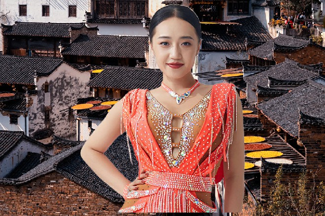 这城主府的地面嫌弃滚滚烟尘，却被若依一口气给吹散