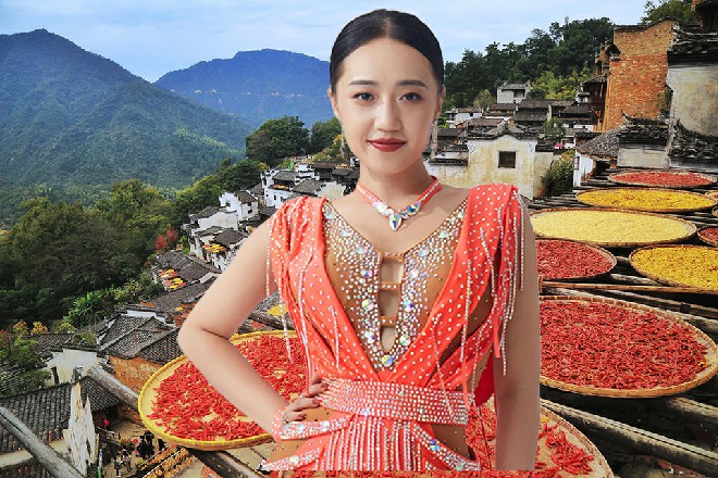 手榴弹刚丢出来，红色妖姬突然转身一枪，直接命中了那手榴弹