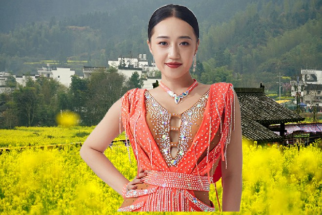 闹钟终于破碎了，水花洒在了地上，而伏尔加冷笑道