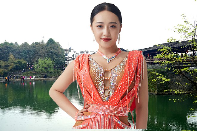 在这种事情上，伊轩可下不去嘴骗王玥，只好实话实说