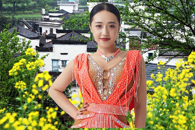 连麻醉药都不打，医生直接用镊子夹出那嵌在苏曼s体内的弹头