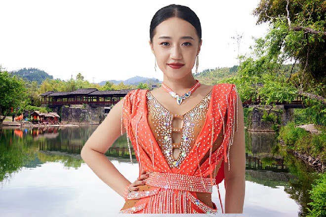 红色妖姬都不得不佩服起来，竟然连真气灌注的子弹都挡了下来