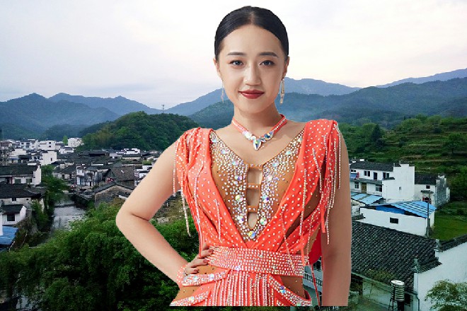 如果不是若依及时打开了金身，恐怕他两条腿就要折断了