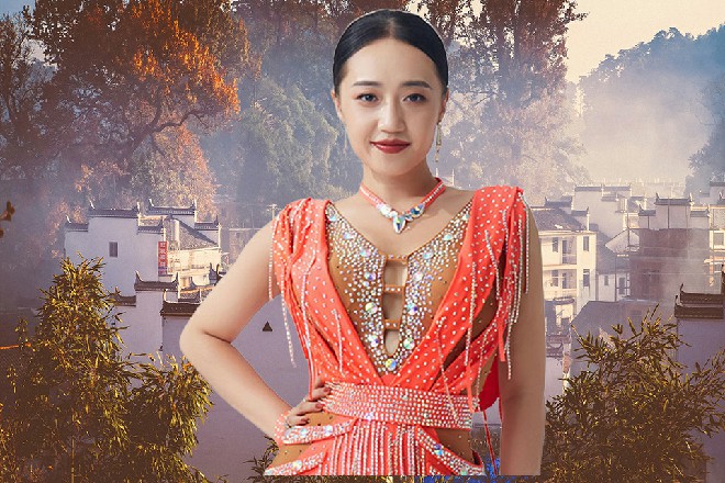 廖婧涵说着，反应极快，一个下腰，躲开了美女杀手的一脚