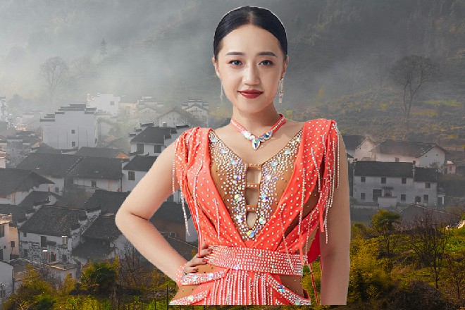 红色妖姬抱着胳膊，笑了起来，龙头，您这是把我也算进去了么