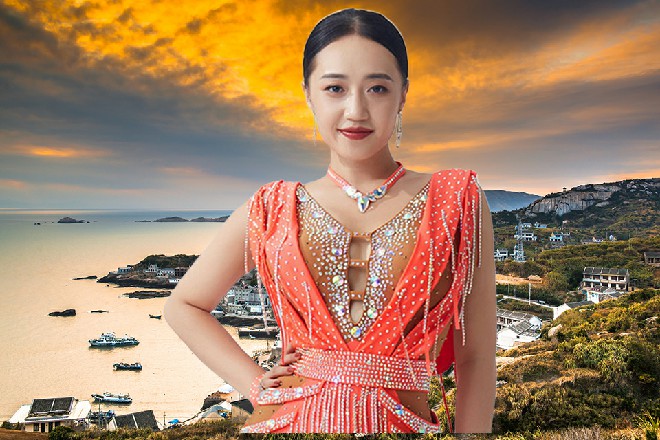 本以为这丫头很笨，没想到她一句话，倒是给红色妖姬问住了