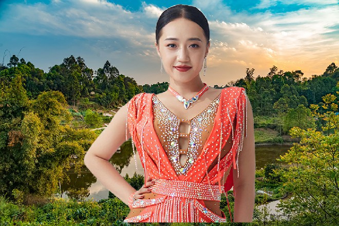 红色妖姬一拱手，以后有这个机会的话，我一定偿还这个人情