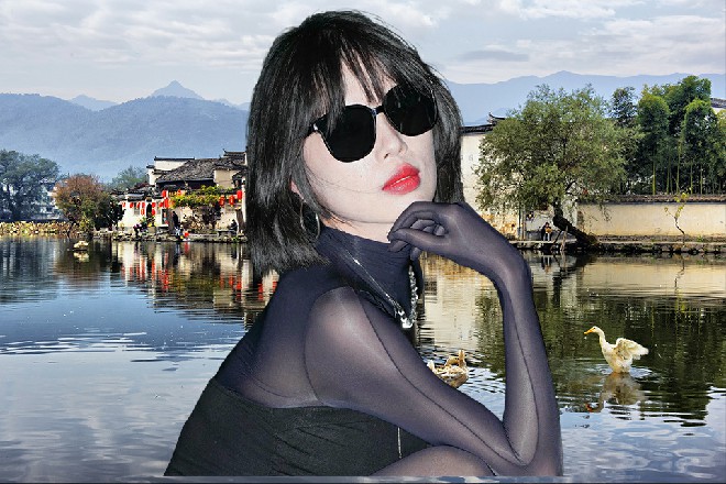 最后，他已经到了伊轩的身前，而功力也运转到了巅峰
