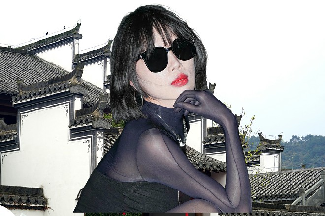 忍者说着，又一次甩出了自己的钩爪，向着若依抓了过来