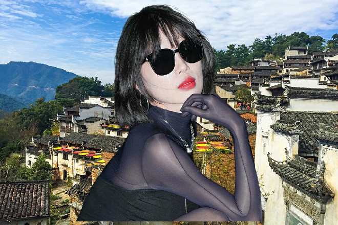 苏曼s看着面前这座飘在水面上的大型岛屿，惊讶的说不出话来