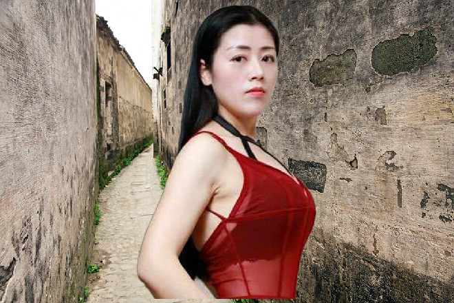 红色妖姬说着，直接从后面一伸手，掌心扣在了地藏的脑袋上