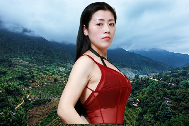 若依一纵身，从直升机上快速跳落，落在旁边的一棵树上