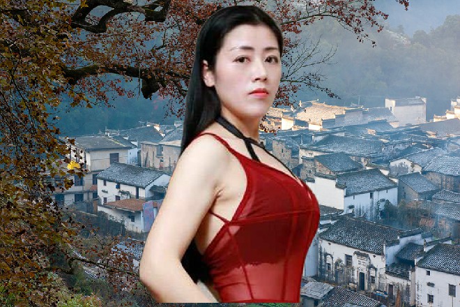 龟哥忽然又拎起刚才掉在地上的砍刀，向着红色妖姬就冲了过来