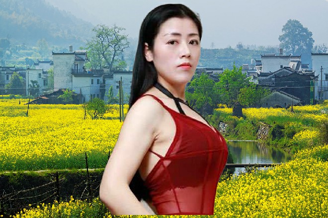 苏曼s伸手捏了捏容小薰的鼻子，二人心里都有着甜蜜的感觉