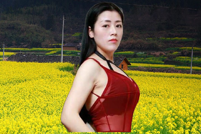 这一声枪响，震得旁边两辆停着的轿车都开始响起了报警声