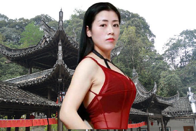 诺曦S有些好奇地看着大源惠子，你觉得我是在想什么