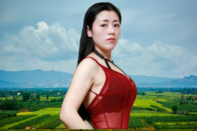 花恋蝶本是好意，无奈她涉世太浅，那玉夫人已经笑了起来