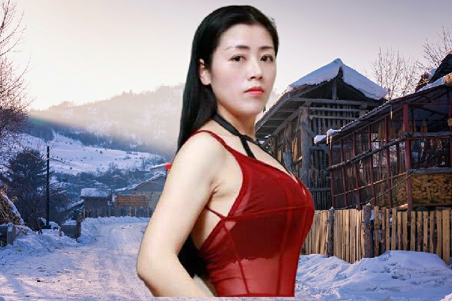 那侍女妹纸有点感触，目光从红色妖姬那深邃的眼神中拔不出来