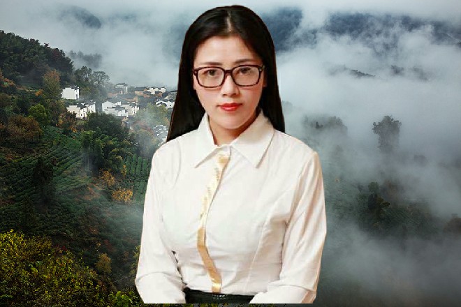 但她此时是贴在廖婧涵的背上，因此被廖婧涵察觉到了