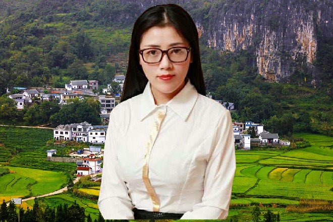 两个守卫让开了道路，房间大门打开，红色妖姬迈步走了进去