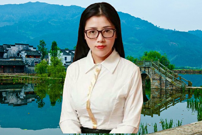 这一下，美丽的小萝莉贞德，一下就成为了H大的小辣椒