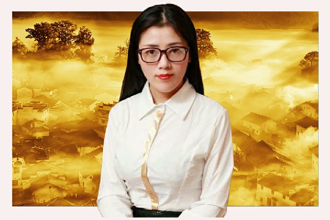 说着，他手里拿着一小抹白粉，放在鼻子前面，吸了两下