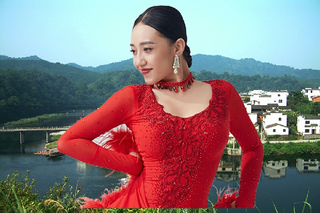 若依说着，亲自倒了一杯星月女儿酿，递给了这位哨探