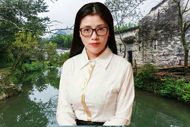 董晴也被那个印度人纠缠着，一时之间不能过来施以援手